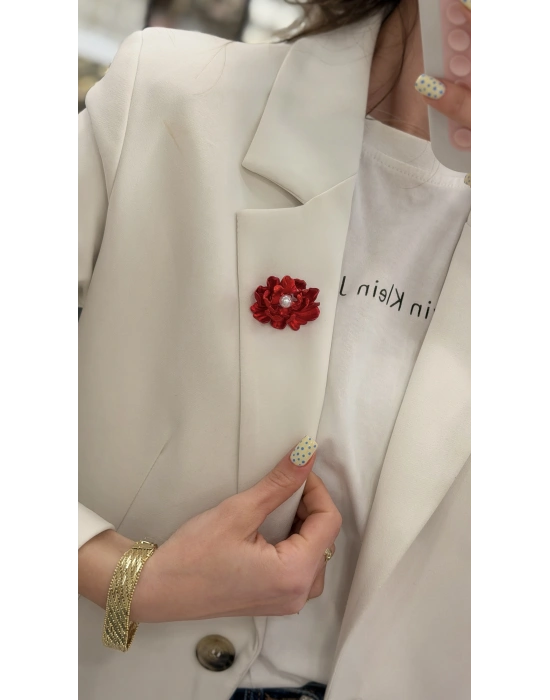 Kırmızı İnci Detay Çiçek Broş