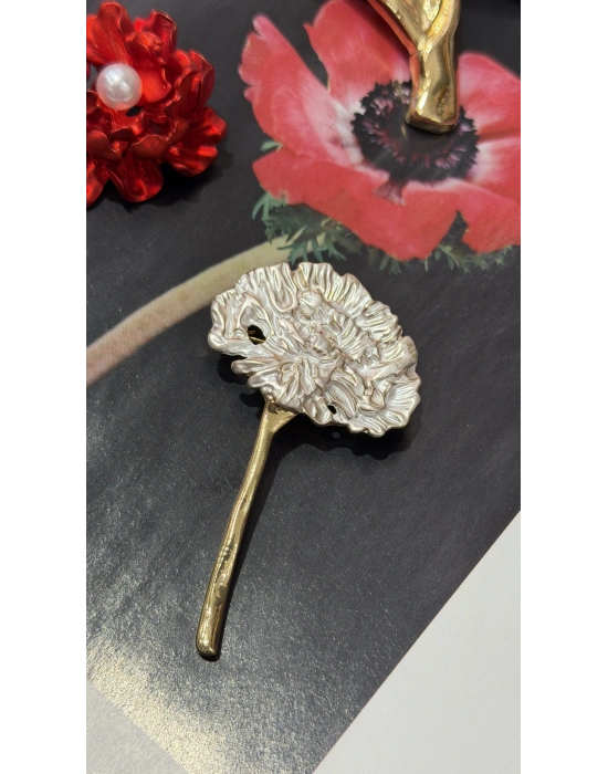 Beyaz Sedef Detay Çiçek Broş