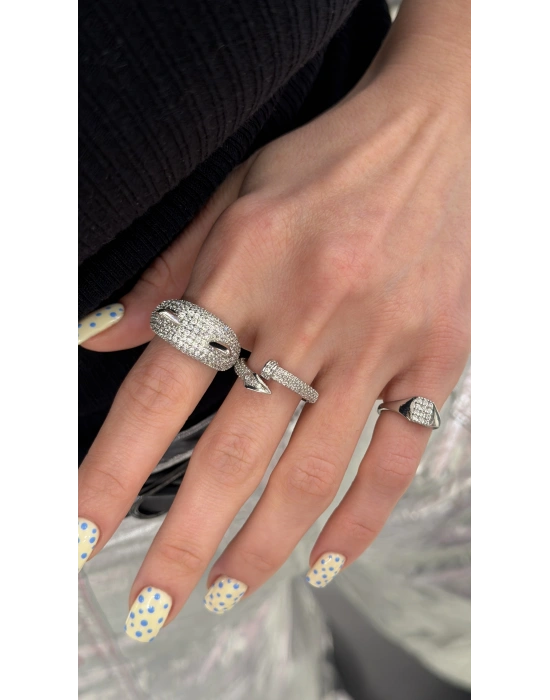 Boynuzlu Zirkon Taş Gümüş Renk Yüzük