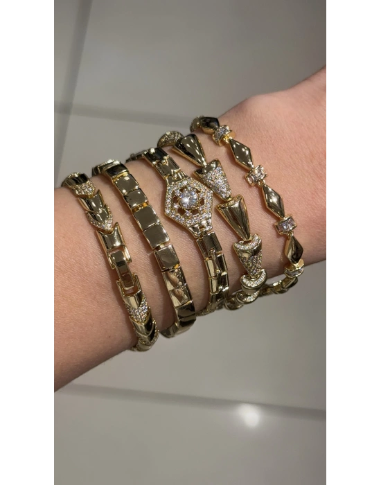 Bombeli Üçgen Plaka Taş Detay Bileklik (19 cm - Uzatma kısmı dahil)