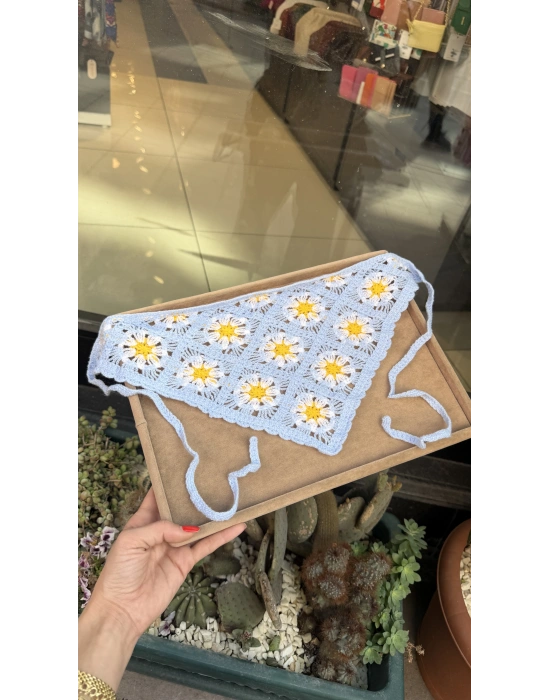 Mavi Çiçek Motif Örgü Bandana