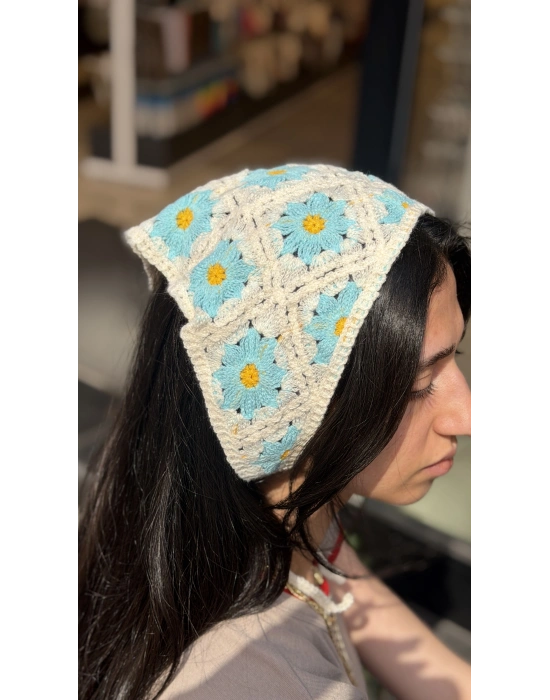 Mavi Çiçekli Motif Örgü Bandana
