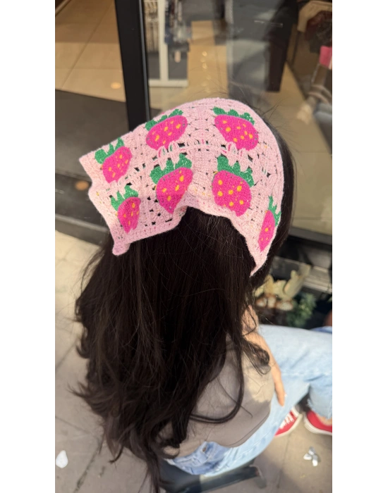 Pembe Çilek Motif Örgü Bandana