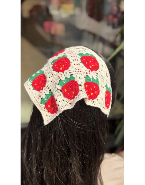 Beyaz Çilek Motif Örgü Bandana