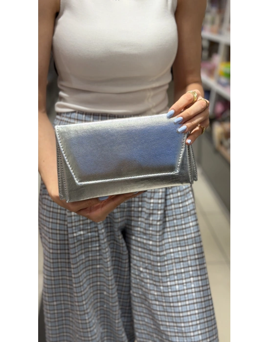 Gümüş Zincir Askılı Kadın Clutch & Portföy Çanta