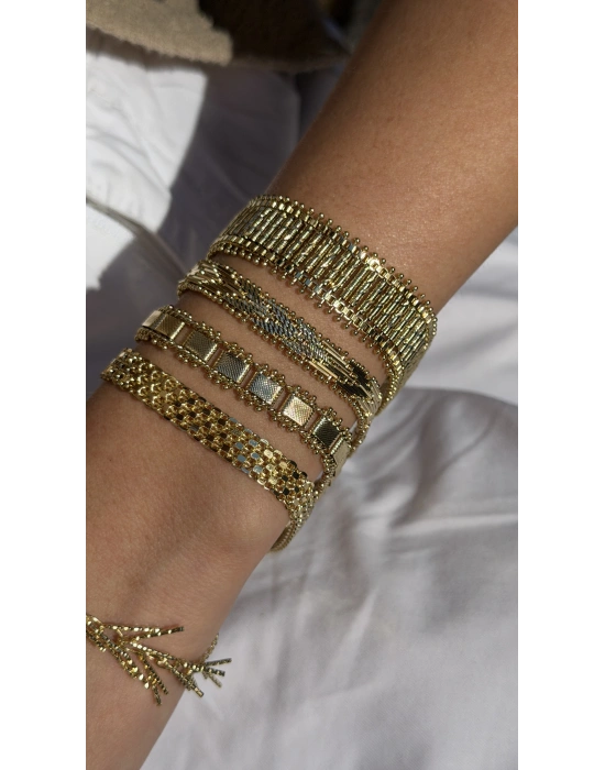 Kare Plaka Geçmeli Gold Bileklik((19cm)