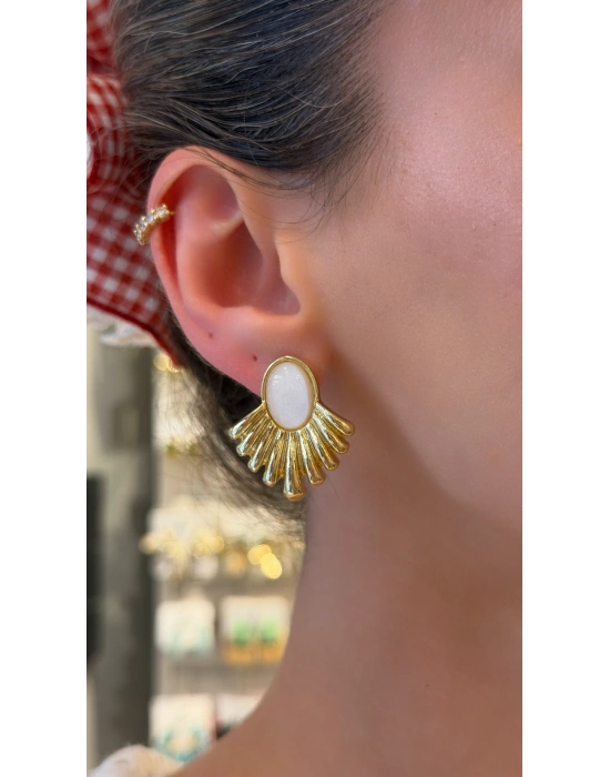 Krem Taşlı Gold Yelpaze Küpe