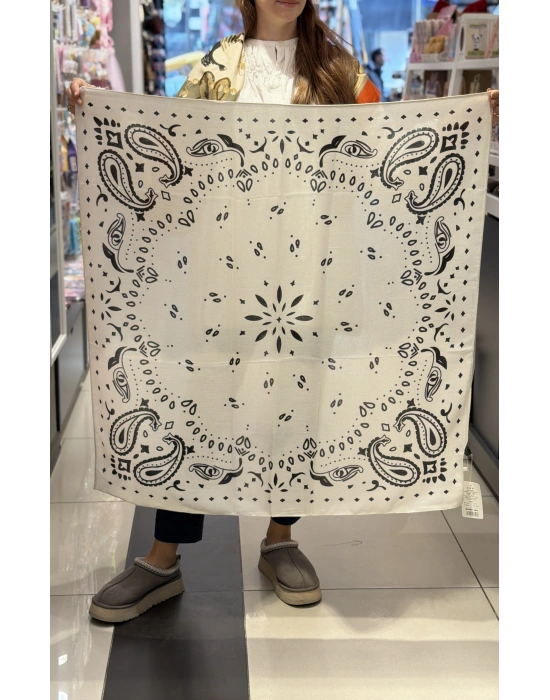 Marka Model Beyaz Fular(90x90)