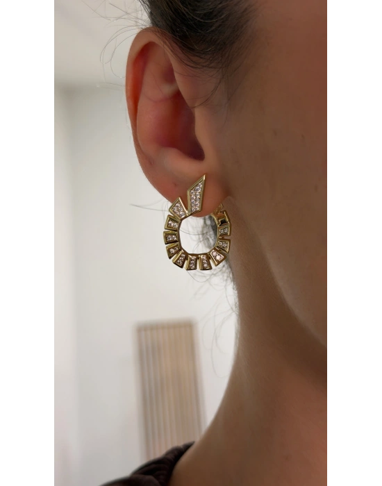 Yuvarlak Model Dişli Taş Detay Küpe