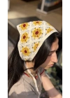 Beyaz Çiçek Motif Örgü Bandana