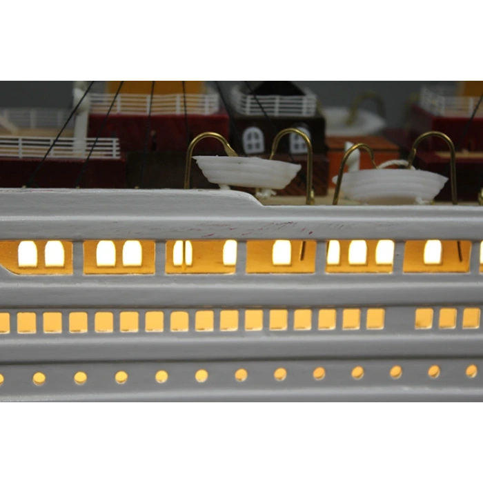 Ahşap Titanik Gemisi Ledli