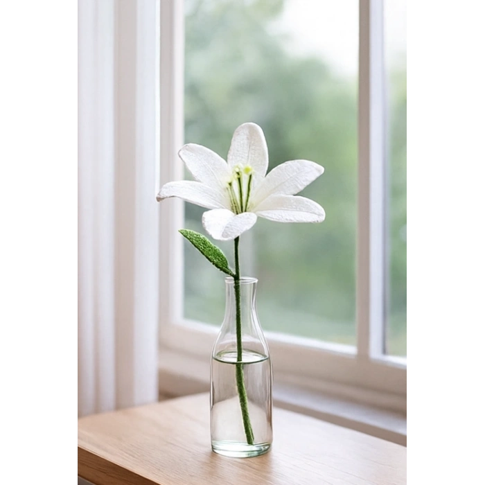 El Örgüsü Zambak Çiçeği