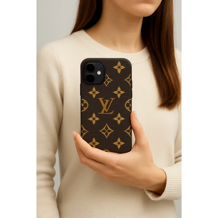 Louis Vuitton Desenli Kabartmalı İphone 14 Kılıfı