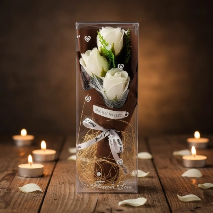 Şeffaf Kutulu Üç Gül Buketi