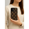 Louis Vuitton Desenli Kabartmalı İphone 14 Kılıfı