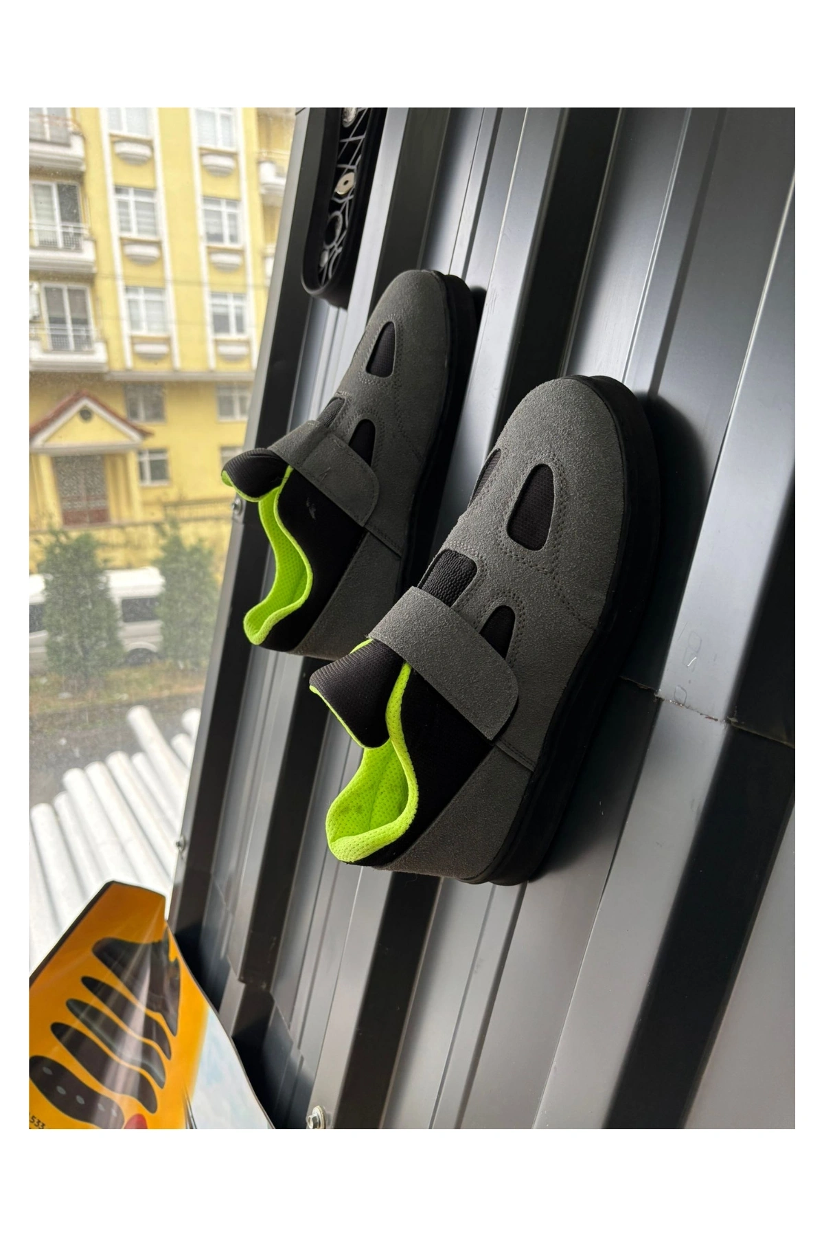 Kaynak Çapaklarına Dayanıklı, Mıknatıslı Kaymaz İş Ayakkabısı - Yeşil-Gri