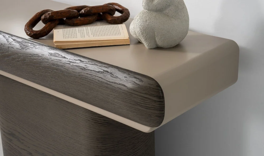 Gusto Dresuar ve Ayna