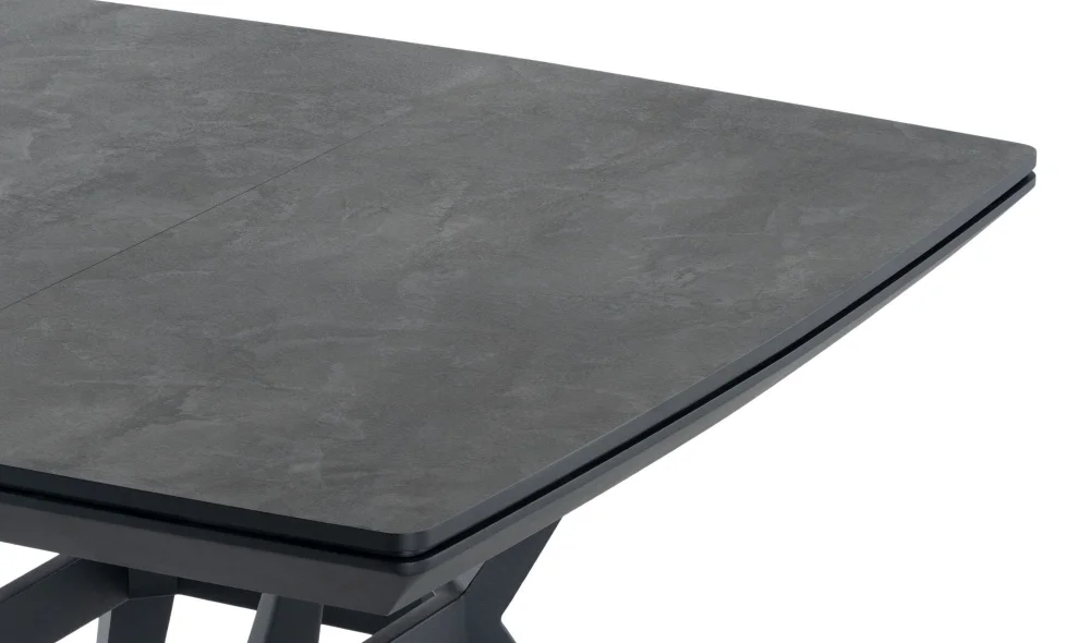 Megane İroni Yemek Masası