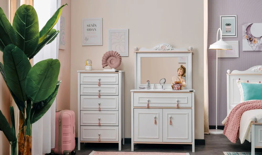 Alya Şifonyer ve Ayna