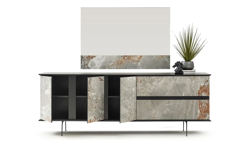 Ellie Konsol ve Ayna