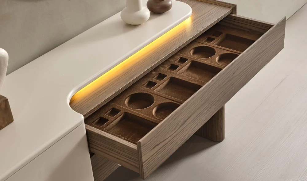 Liva Şifonyer ve Ayna