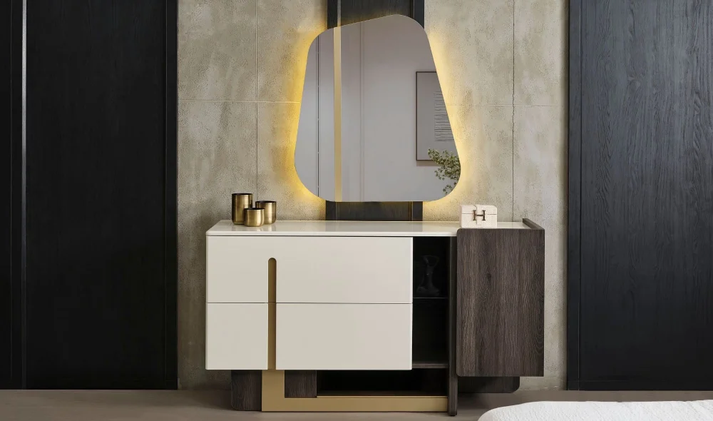 Pedro Şifonyer ve Ayna