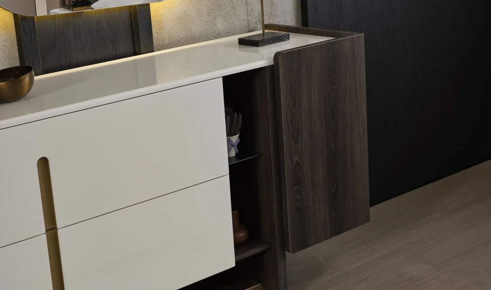 Pedro Şifonyer ve Ayna