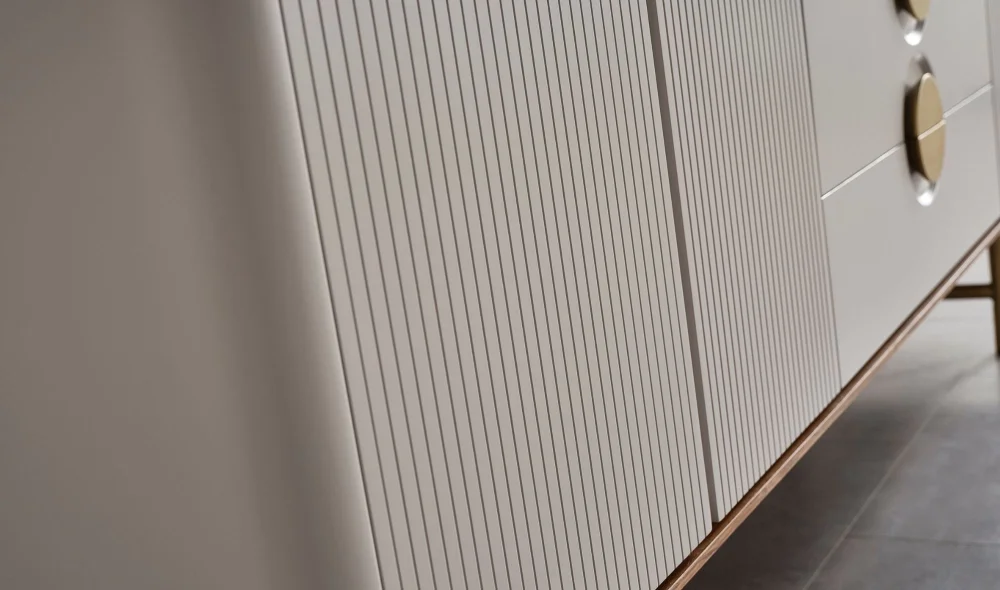 Viola Konsol ve Ayna