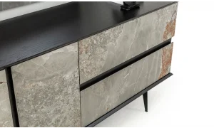 Ellie Konsol ve Ayna