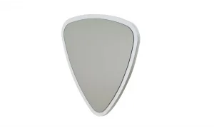 Nora Şifonyer ve Ayna