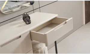 Stella Şifonyer ve Ayna