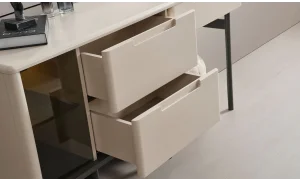 Stella Şifonyer ve Ayna