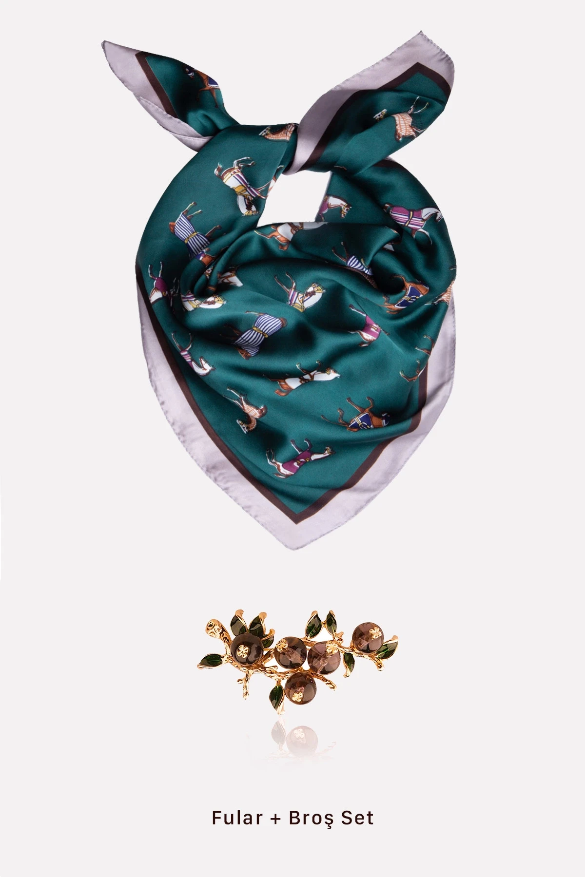 At Desenli Fular ve Mor Nar Broş Hediye Seti