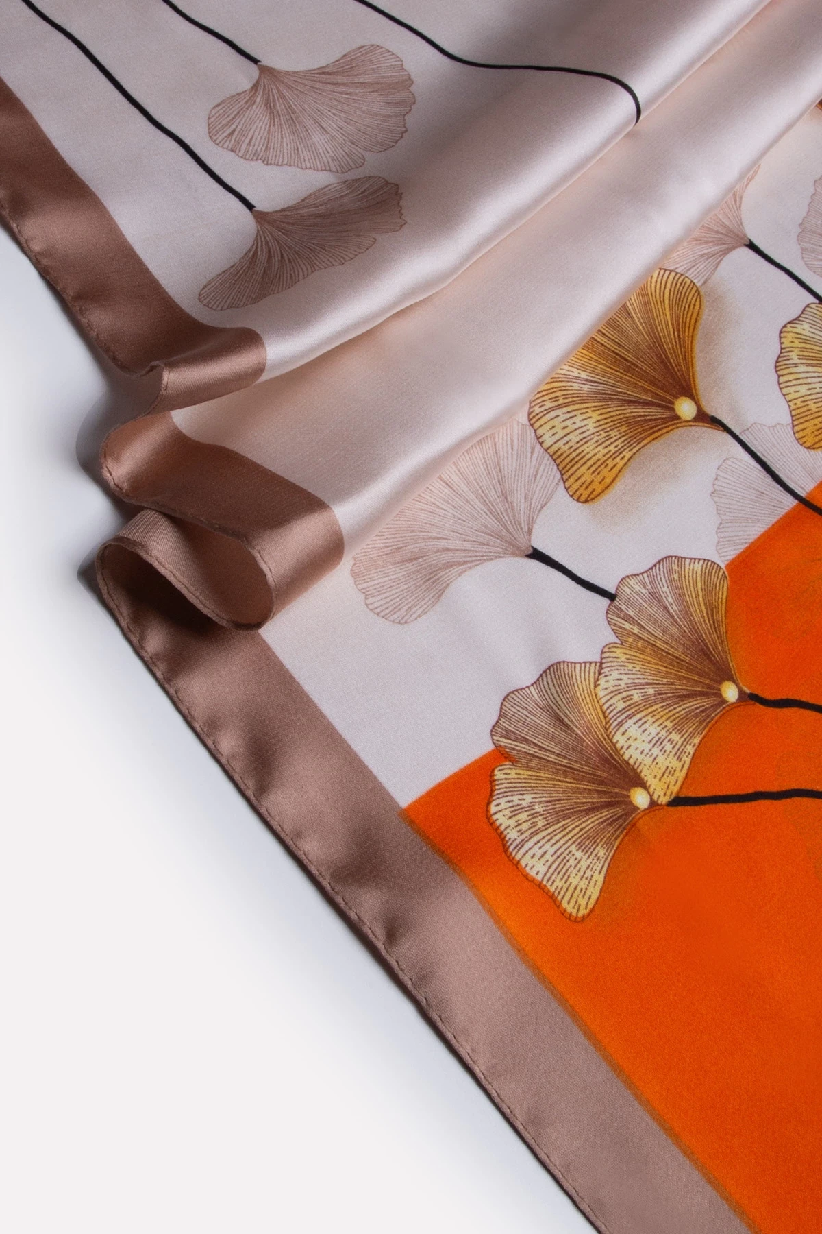 Ginkgo Biloba Fular ve Broş Hediye Seti