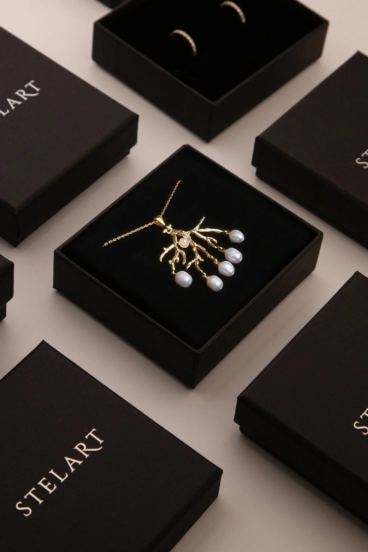 İncili Salkım Kolye