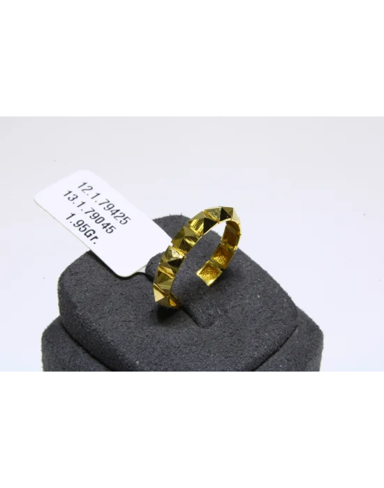 22 Ayar Altın Yüzük Piramit Model 1.95 GR ALY6672
