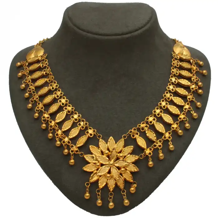 14 Ayar Papatya Kişnişli Kolye