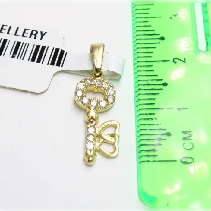 14 Ayar Taşlı Anahtar Kolye Ucu