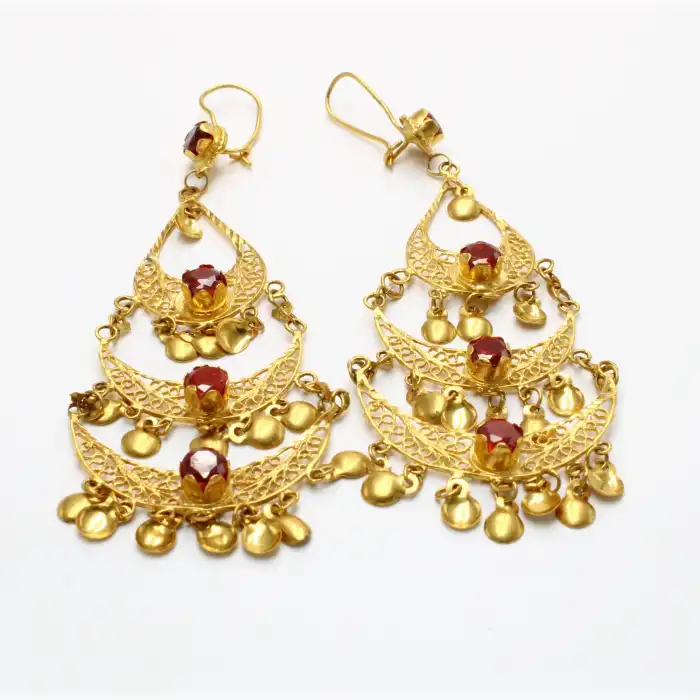 22 Ayar Taşlı Tasarım Küpe