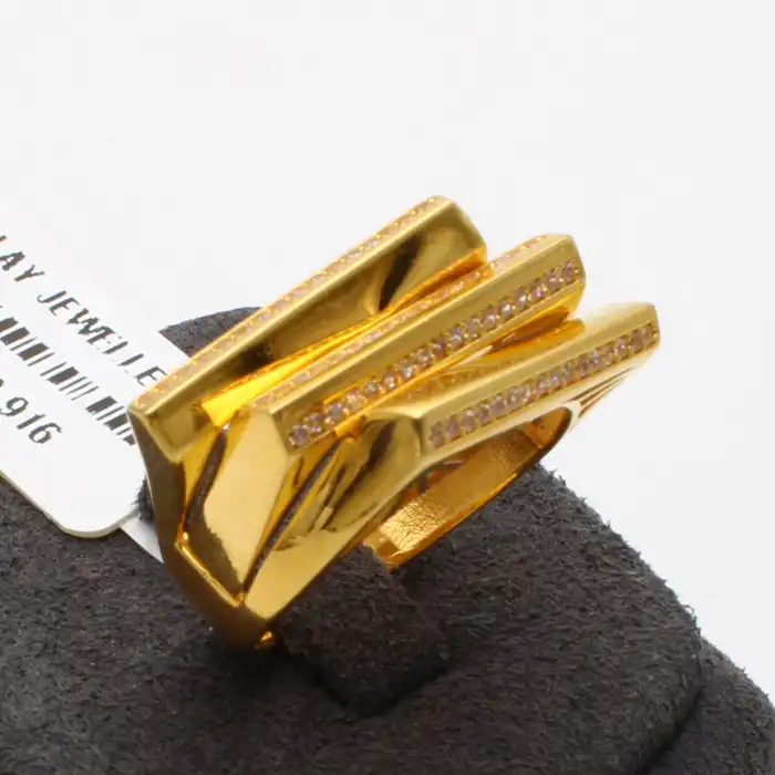 22 Ayar Taşlı Tasarım Yüzük