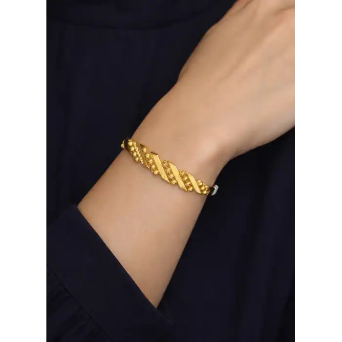 14 Ayar Altın Asimetrik Dorikalı Kelepçe 9.71 GR