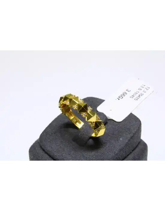 22 Ayar Altın Yüzük Taşlı Piramit Model 3.66 GR YZK3980