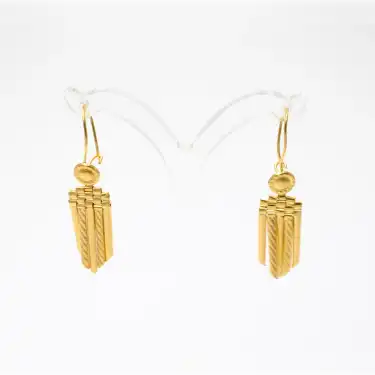 22 Ayar Piramit Sallama Küpe