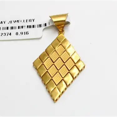 22 Ayar Piramit Tasarım Kolye Ucu