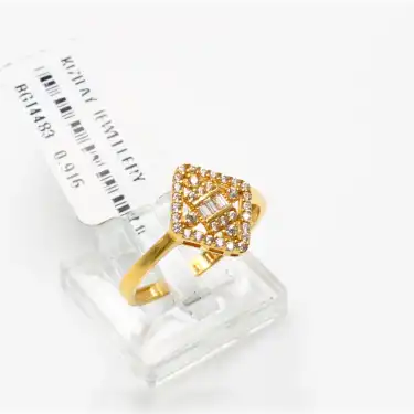 22 Ayar Taşlı Tasarım Yüzük