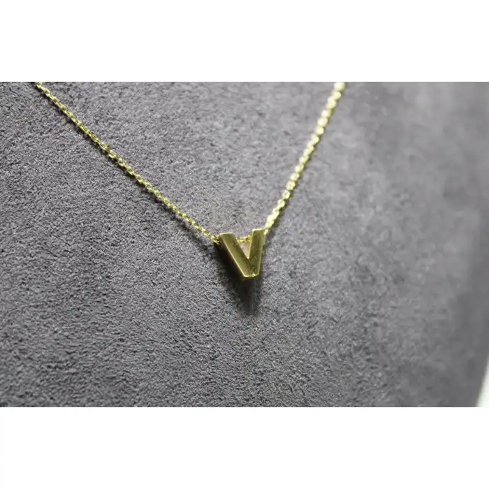 14 Ayar Altın V Harfi Kolye Zinciriyle Beraber