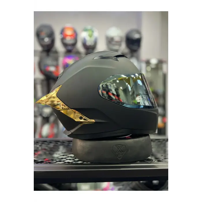 871 Mat Siyah Gold Vizör Kapalı Kask