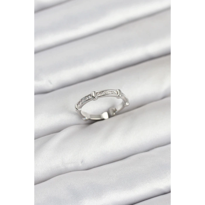 Pirinç Gümüş Renk Kemik Model Zirkon Taşlı Kadın Yüzük