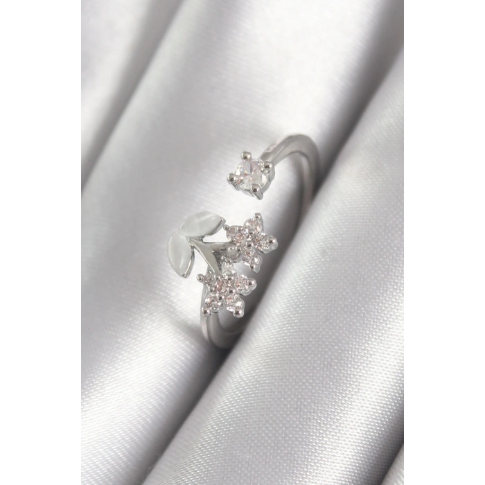 Pirinç Gümüş Renk Zirkon Taşlı Çiçek Model Kadın Yüzük