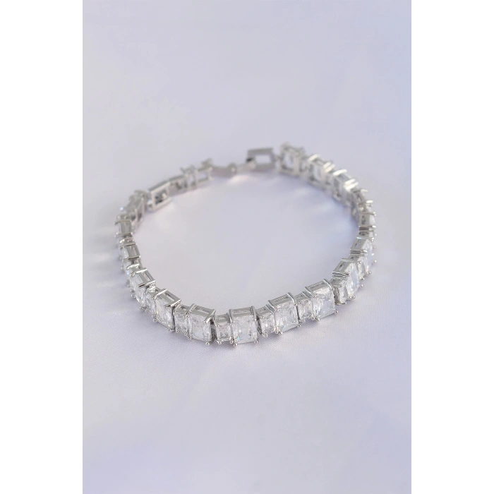 Vip Seri Pirinç Zirkon Taşlı Gümüş Renk Baget Su Yolu Model Bileklik